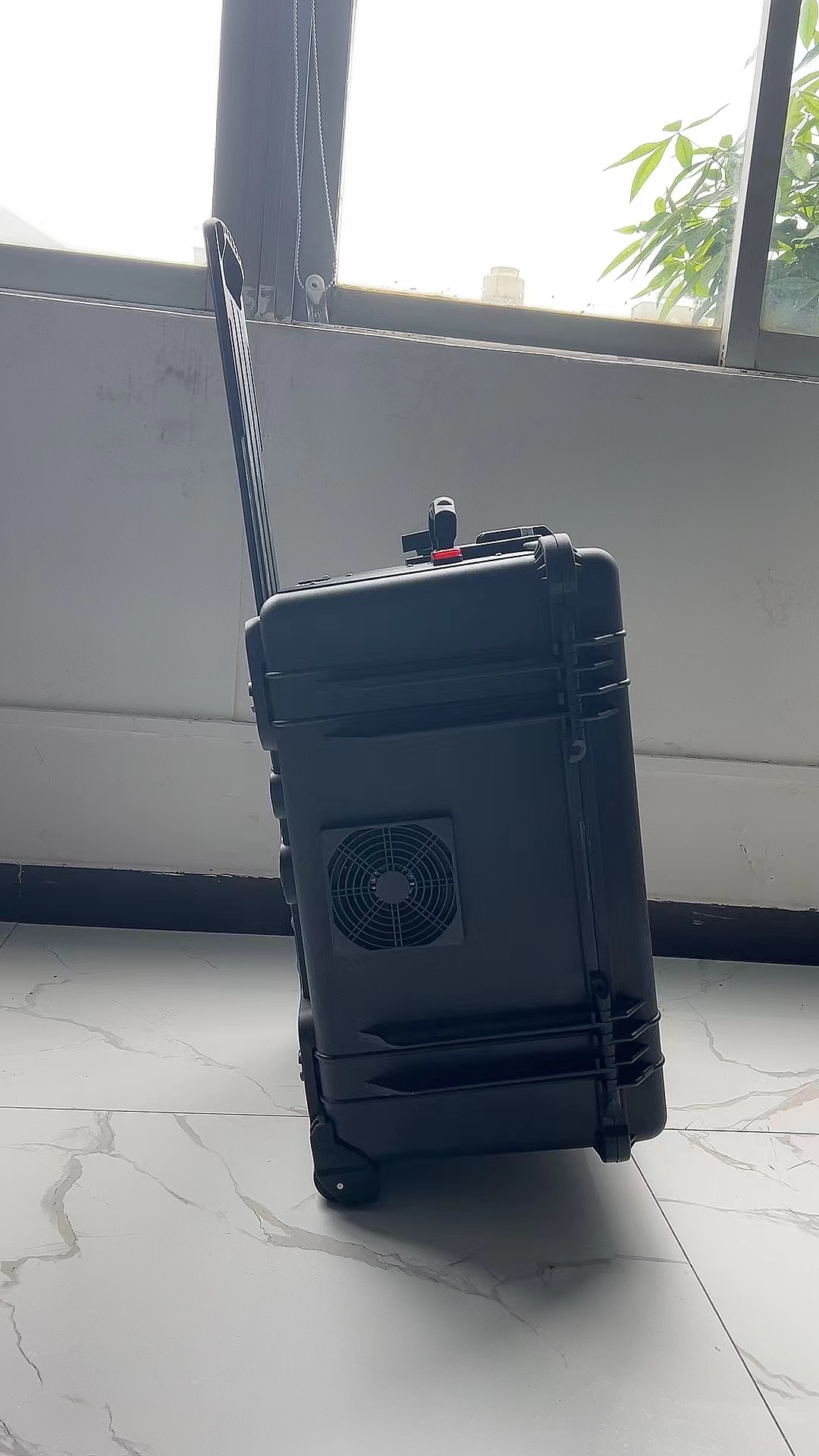 花溪手拉箱型移动通信干扰器